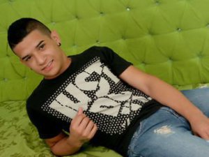Y0ungMale4u's Sexcam