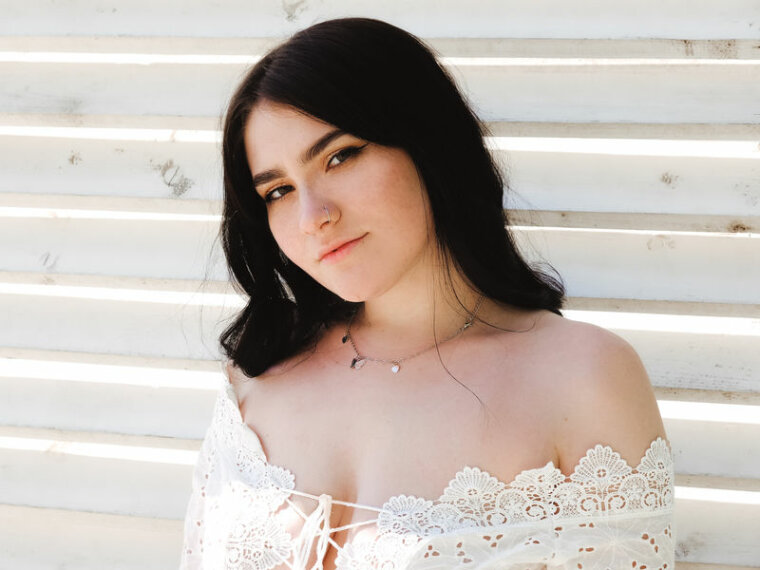 YanaRaynold's profile - Image n°0