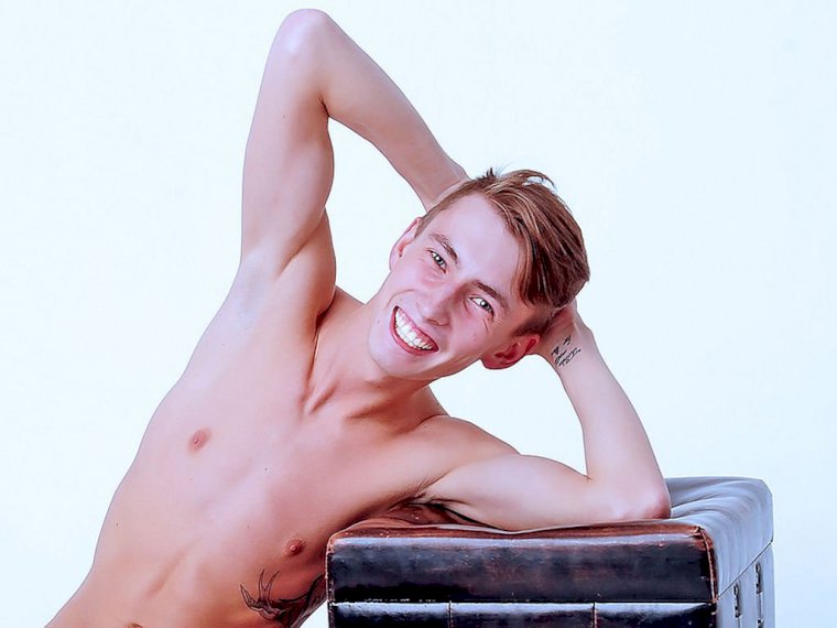 YngAdorableBoy's profile - Image n°0