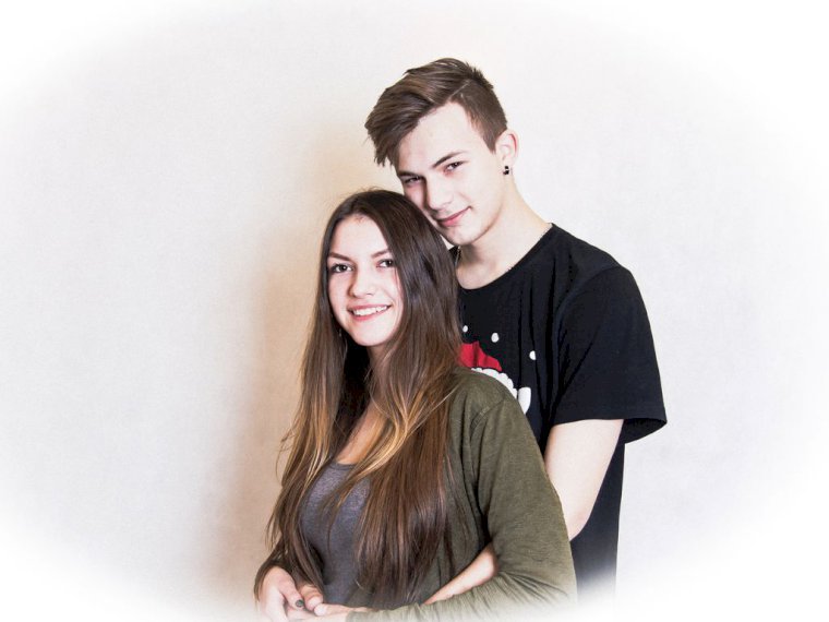 YoungSweetCouple's profile - Image n°0