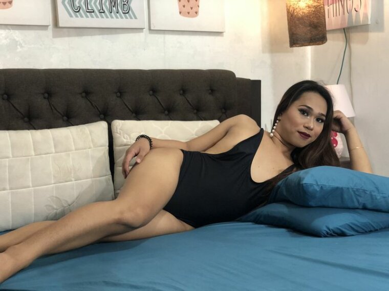 YourTsJulia's profile - Image n°0