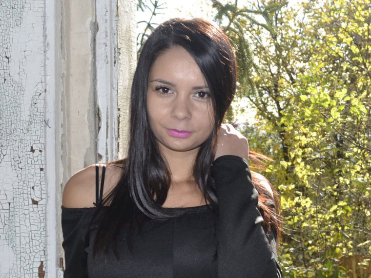 YrinaBlack's profile - Image n°1
