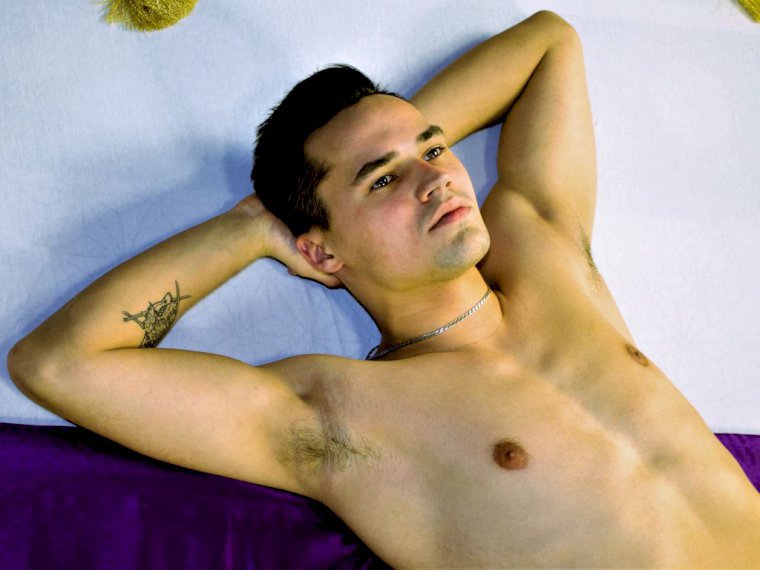 YummyColinF's profile - Image n°1