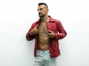 ZackHuge's Sexcam