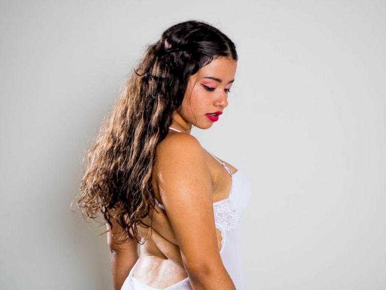 ZoeLong's profile - Image n°1