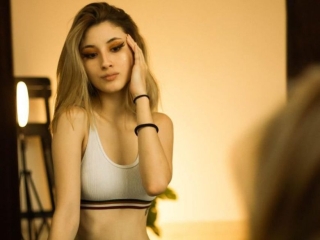 Webcam sex with AliceLens