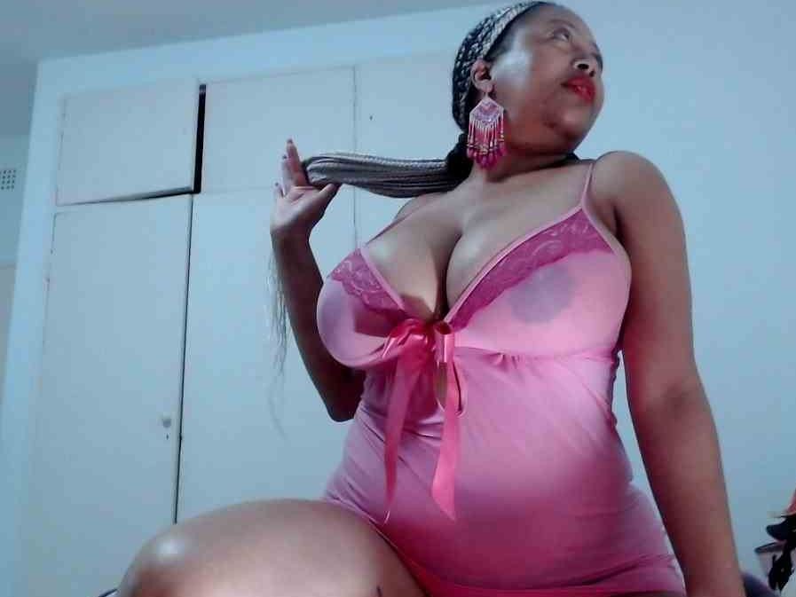 AyandasHugeBoobies's profile - Image n°0