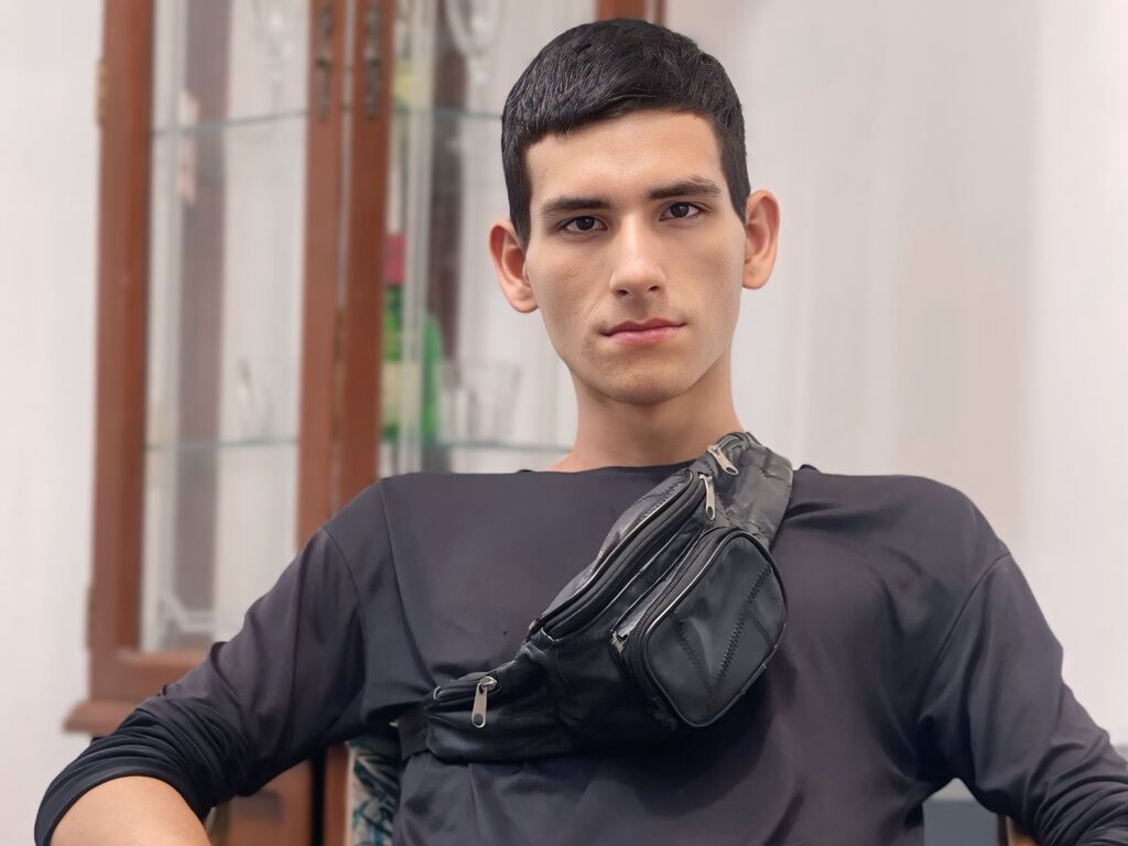 Aaronscot's profile - Image n°0