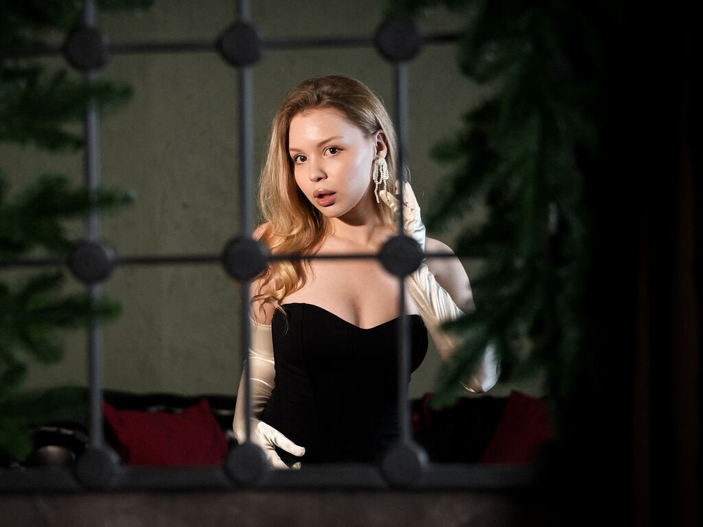 Adalinaperry's profile - Image n°2