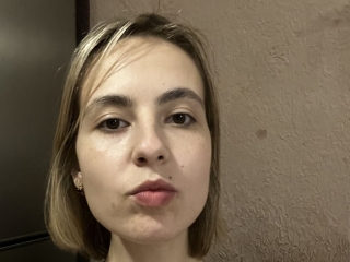 Sexo por webcam con Adalineshay