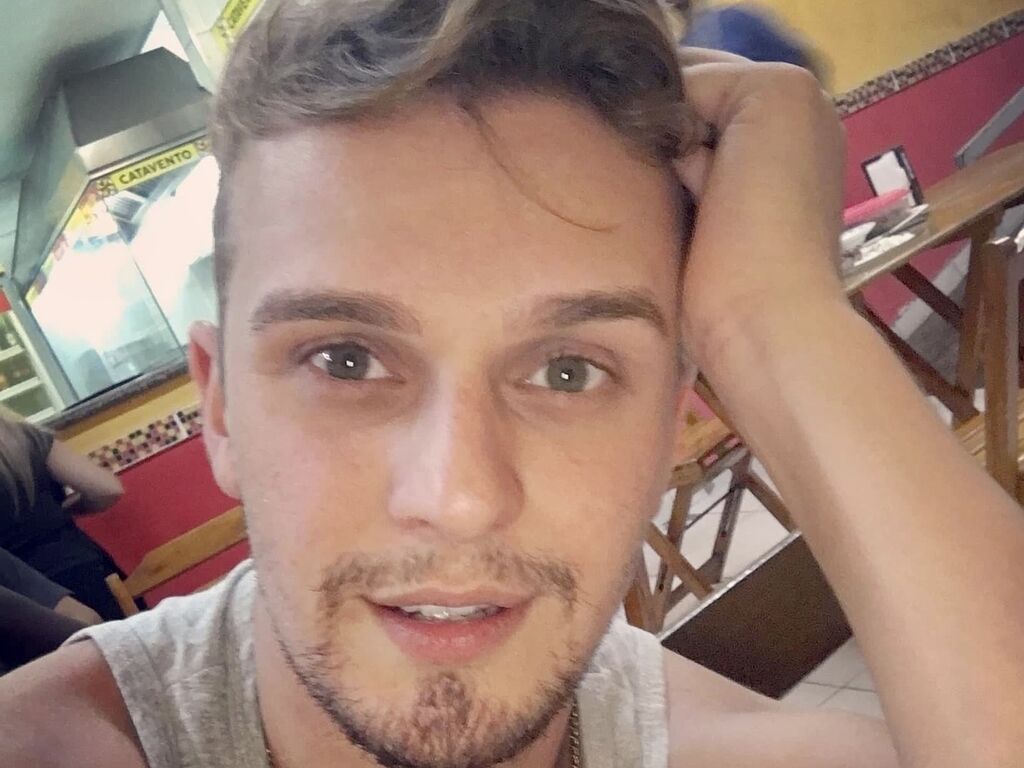 Adamlawford's profile - Image n°0