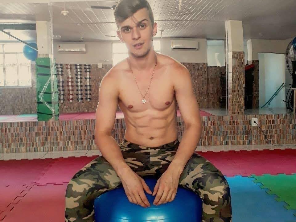 Adamlawford95's profile - Image n°0