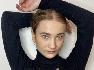 Sexo por webcam con Adammcghin