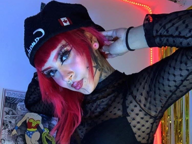 Adamsniki's profile - Image n°0