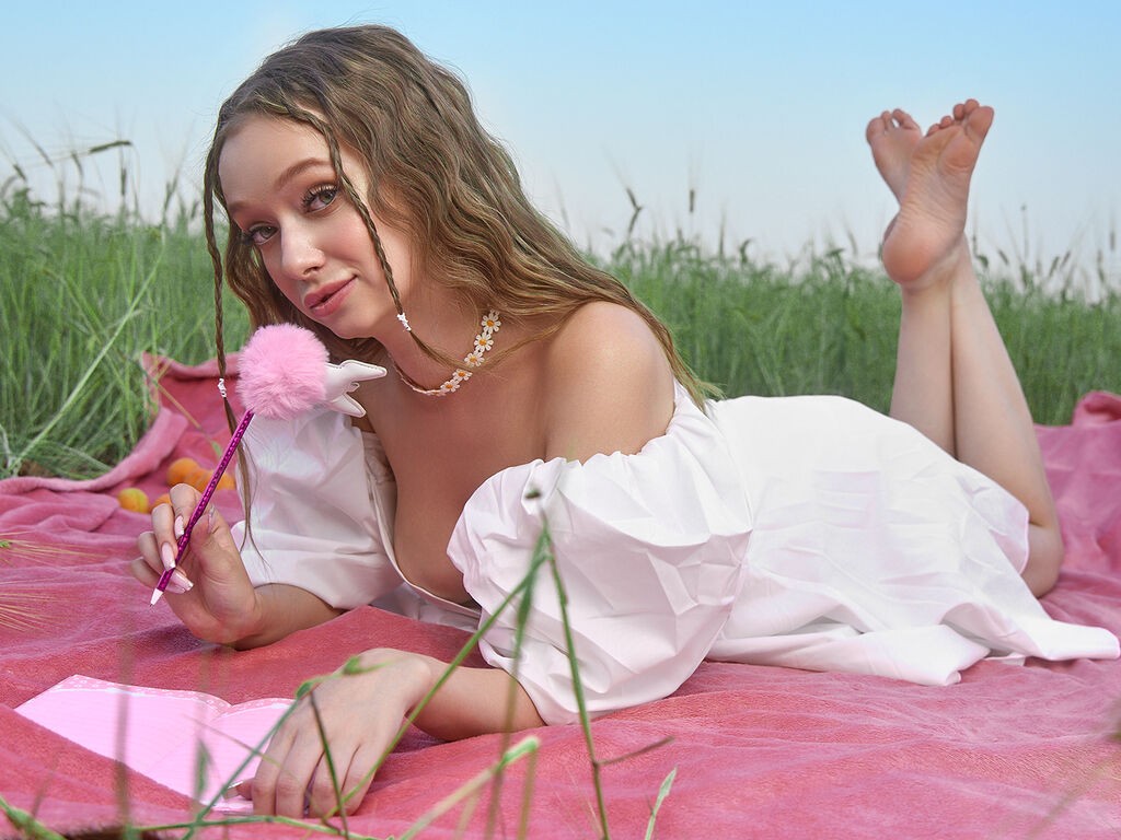 Adelewood's profile - Image n°0
