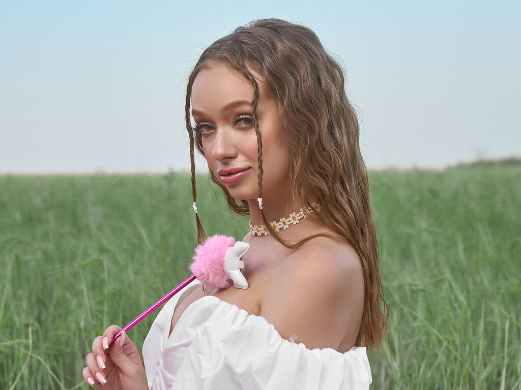 Adelewood's profile - Image n°1