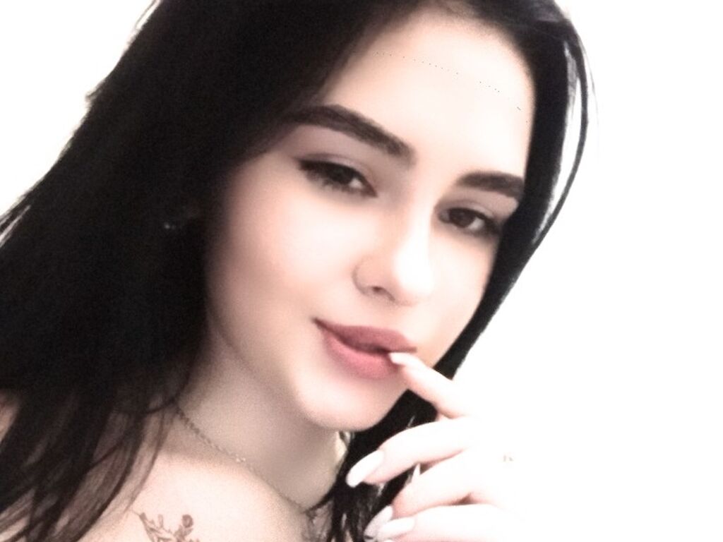 Adelinaclark's profile - Image n°2