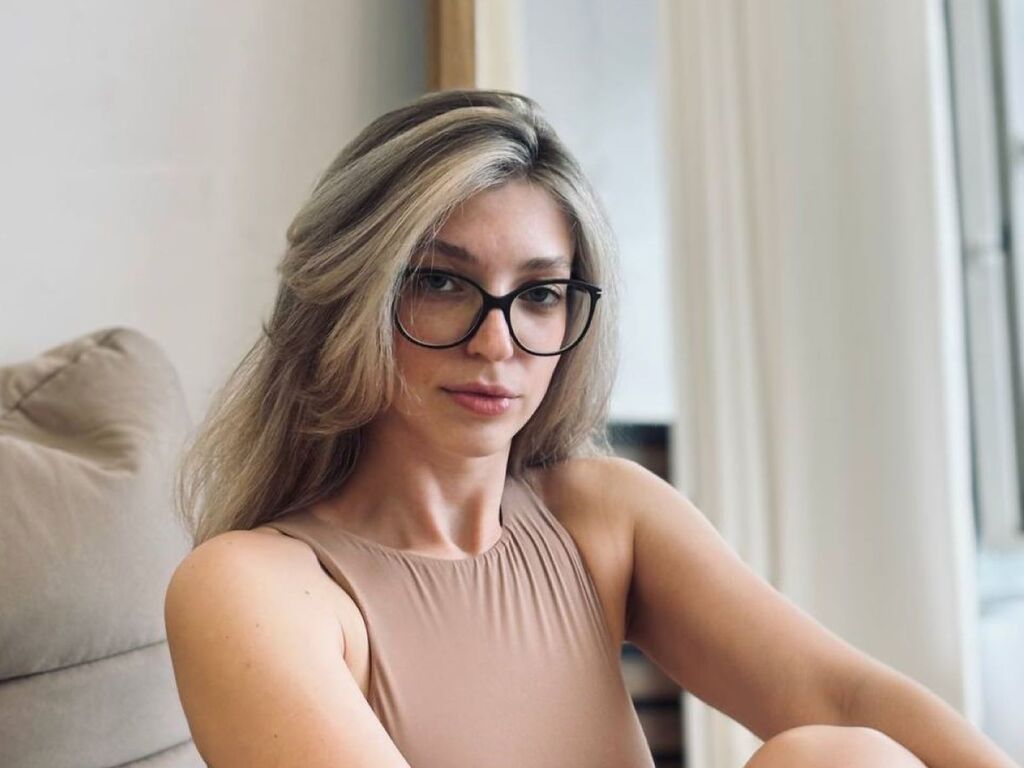 Adelinadelvi's profile - Image n°1