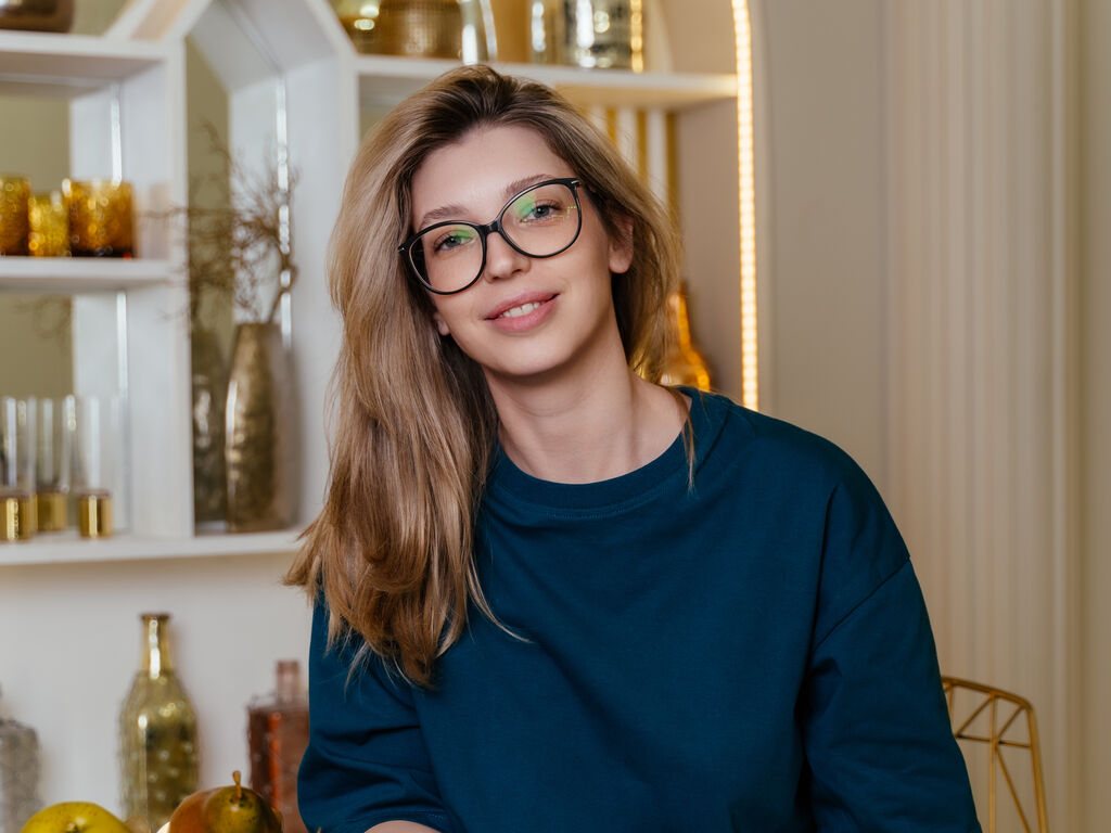 Adelinadelvis's profile - Image n°1