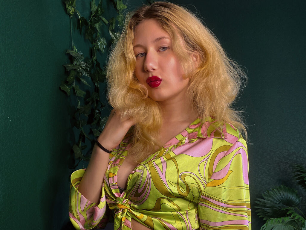 Adelinafoster's profile - Image n°1