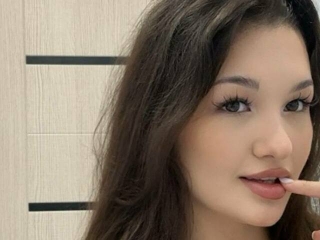 Live Sex Adelinalove