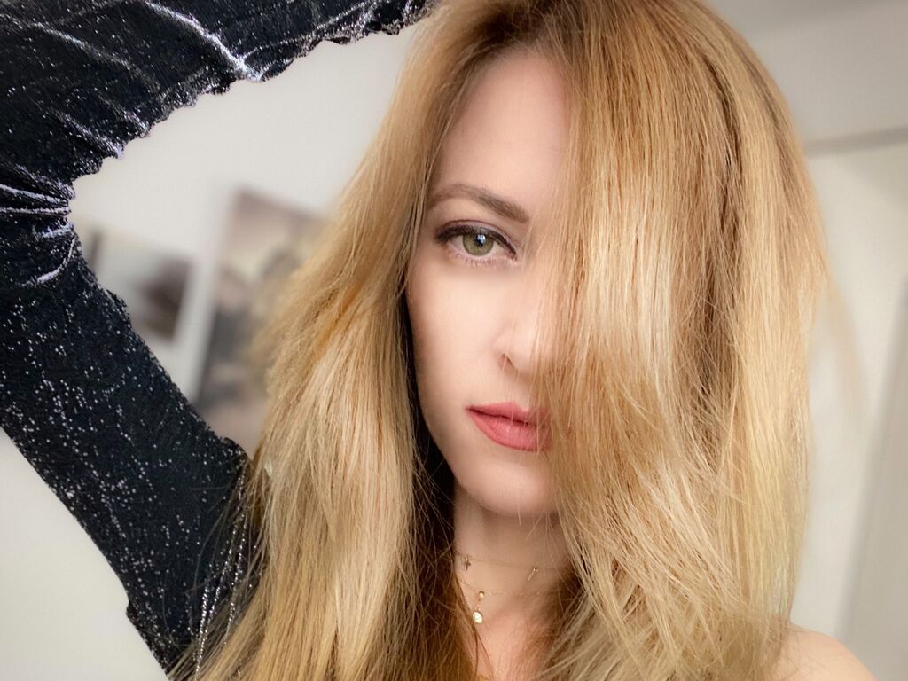 AdelineGreen's profile - Image n°3