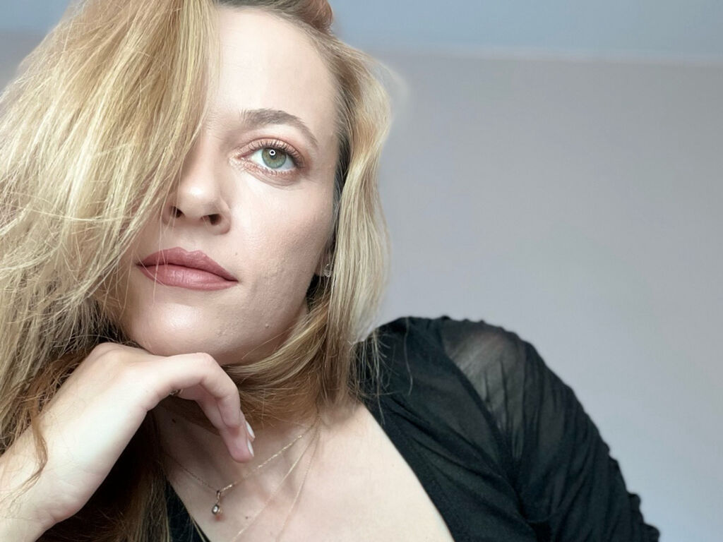 AdelineGreen's profile - Image n°0