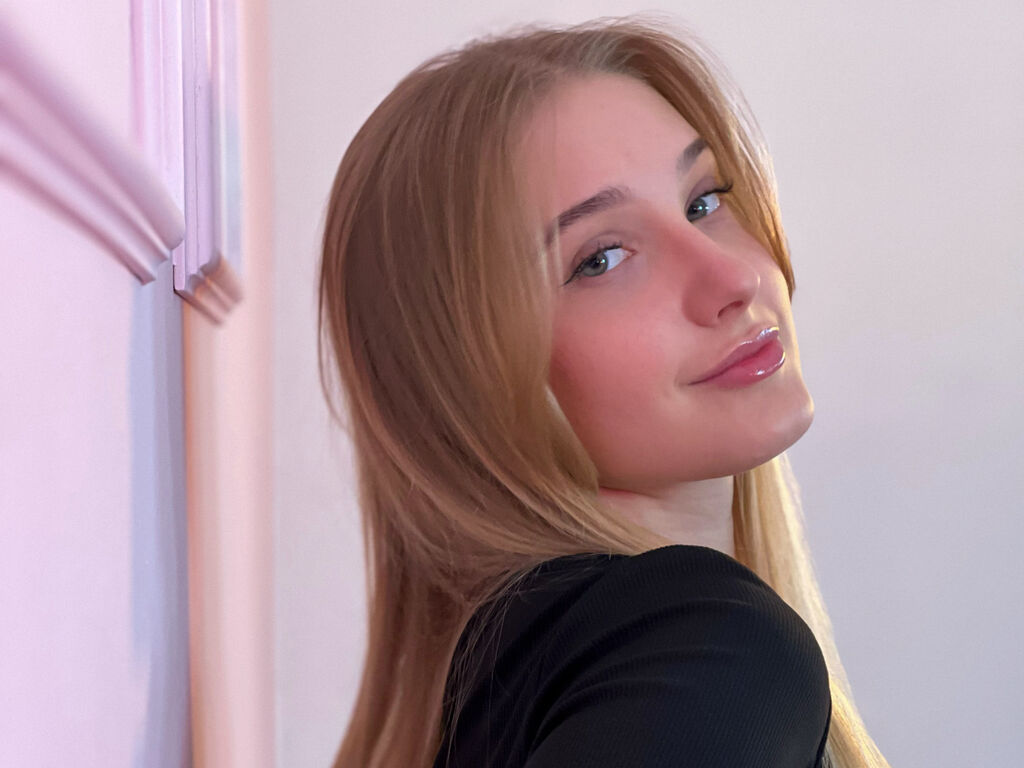 Adelinevoss's profile - Image n°0