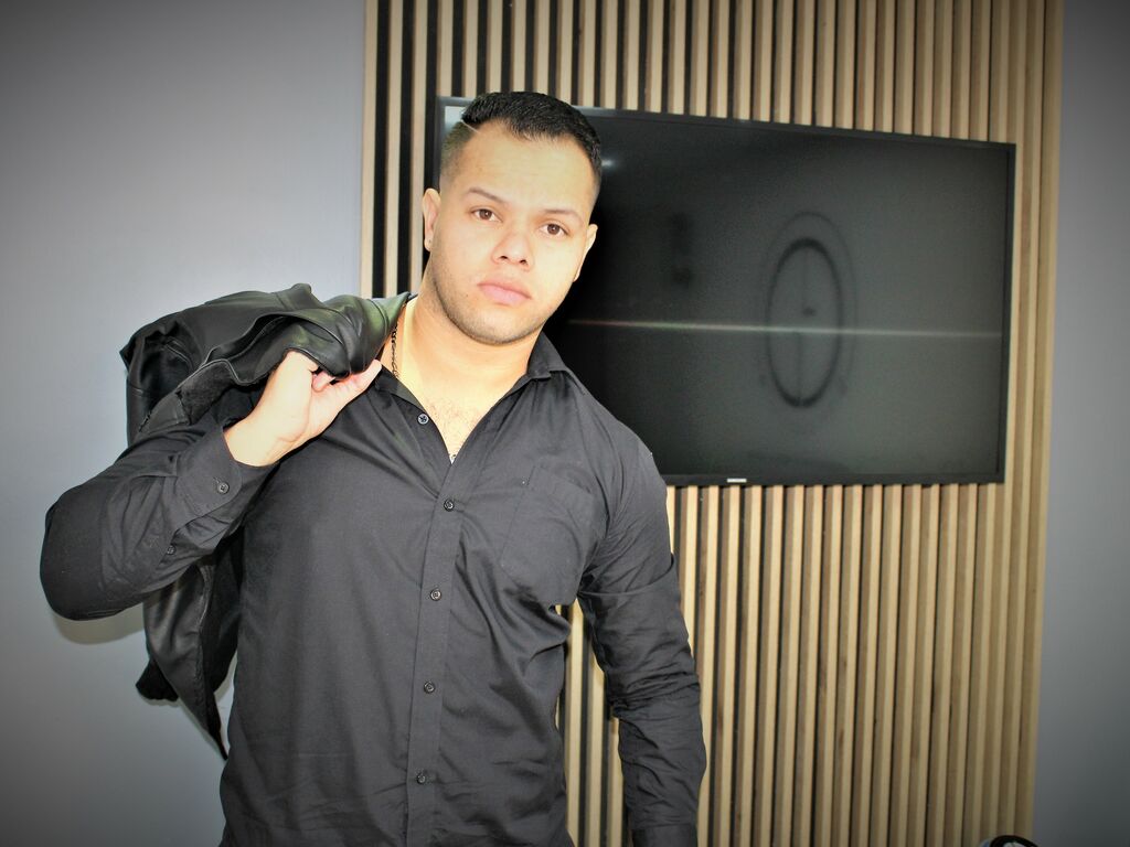 Adhamblake's profile - Image n°4