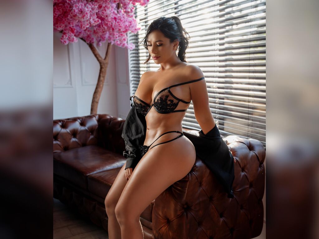 Adrianahall's profile - Image n°0
