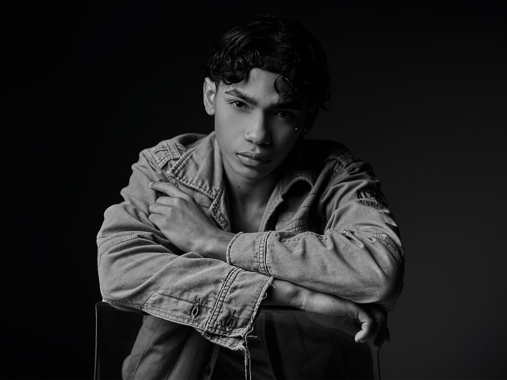 Adrianblak's profile - Image n°0