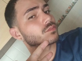 Adrianconors's Sexcam