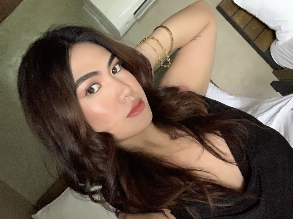 Adriannahole's profile - Image n°1