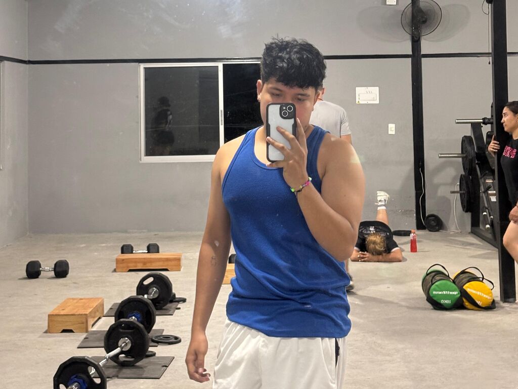 Adrianwalker's profile - Image n°1