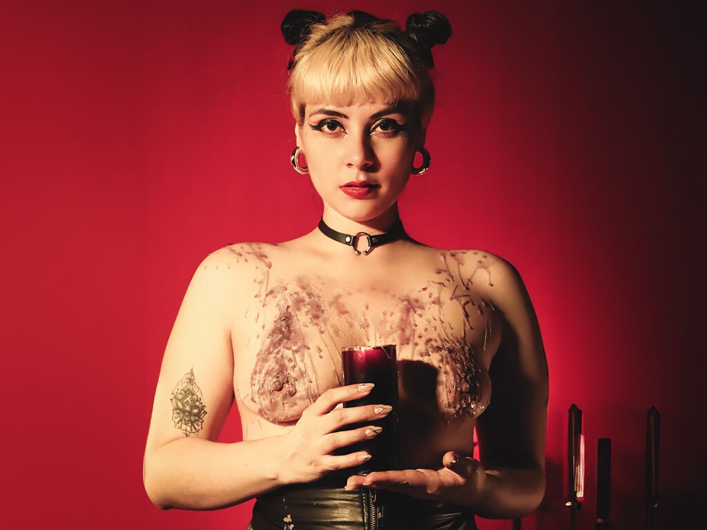 Adriennecassel's profile - Image n°3