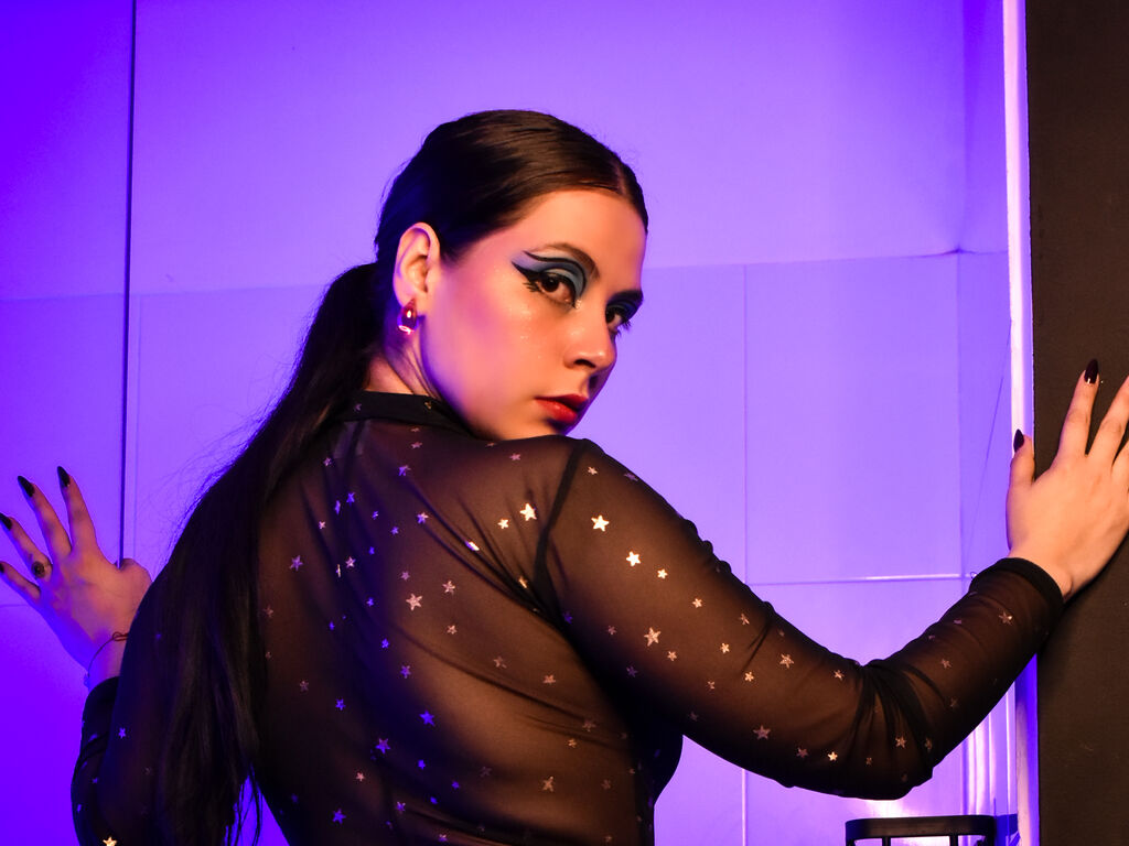 Adriennecassiel's profile - Image n°4