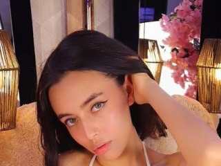 Sexo por webcam con Ainoanoire