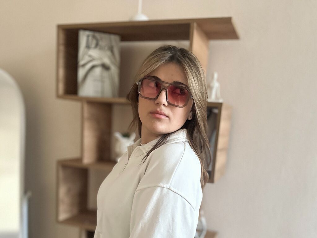 Ainsleybanbury's profile - Image n°0