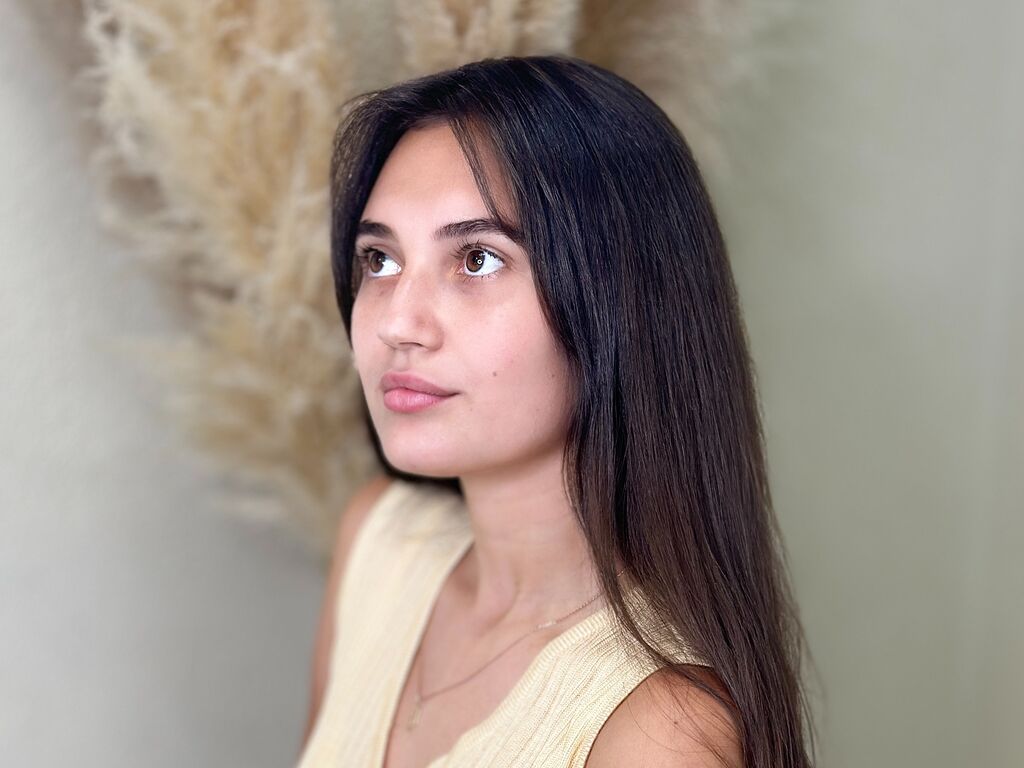 Ainsleyellender's profile - Image n°0