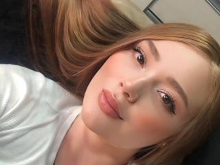 Sexo por webcam con Alana_Velvet