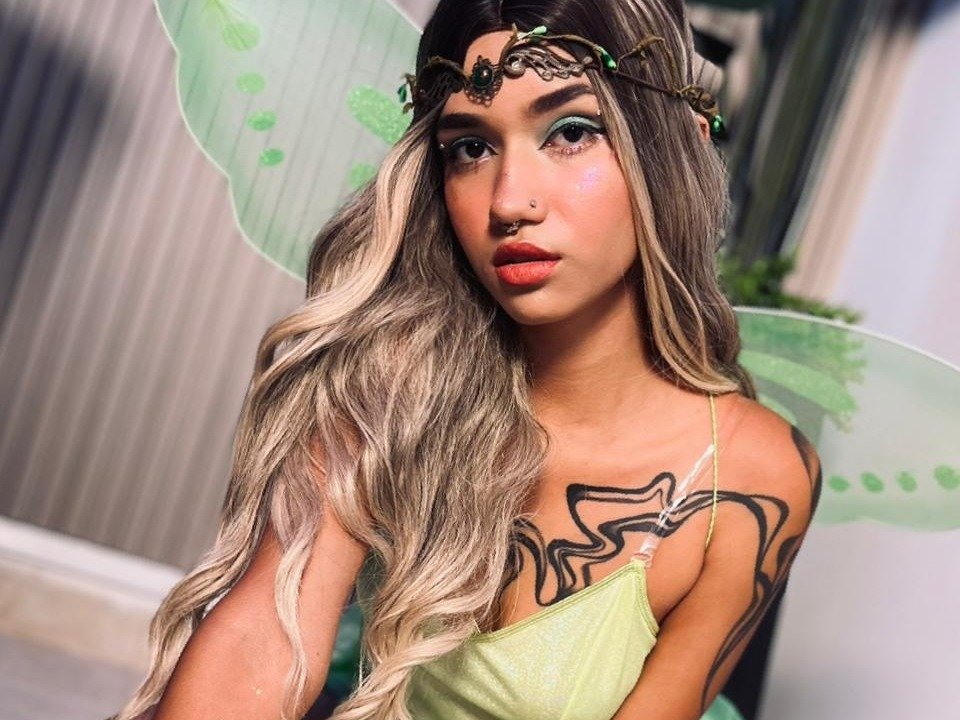 Alanahgreygb's profile - Image n°1