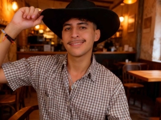 Sexo por webcam con Alansprouse