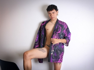 Alec_Reyes