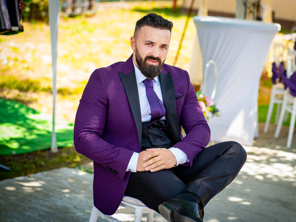Alecaddison's profile - Image n°1