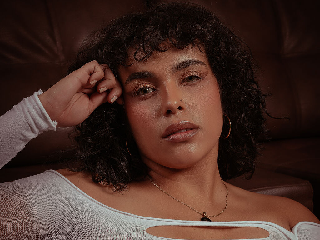 Alejandraford's profile - Image n°1