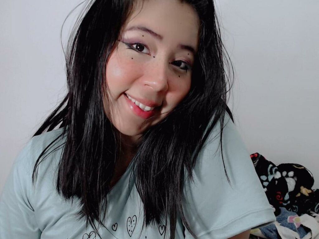 Alejandralennon's profile - Image n°1
