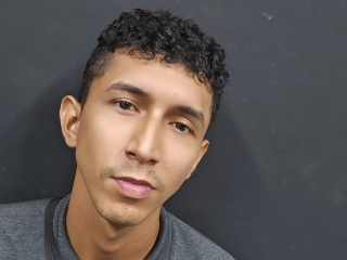 Alejandro78couple's Sexcam