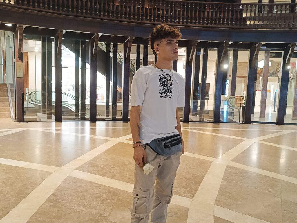 Alejodiaz's profile - Image n°0