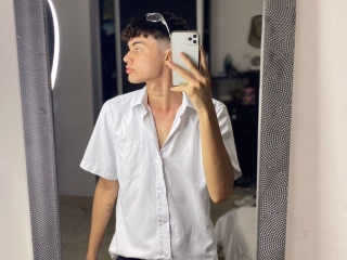 Alessandromiler's Sexcam
