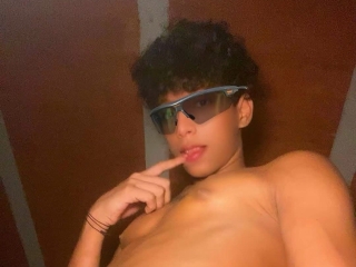 Sexo por webcam con Alex_Ponce